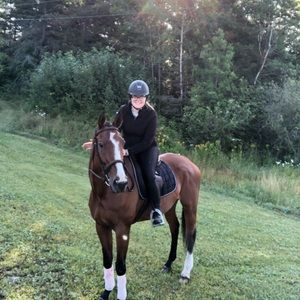 Meet your Posher, Alexis